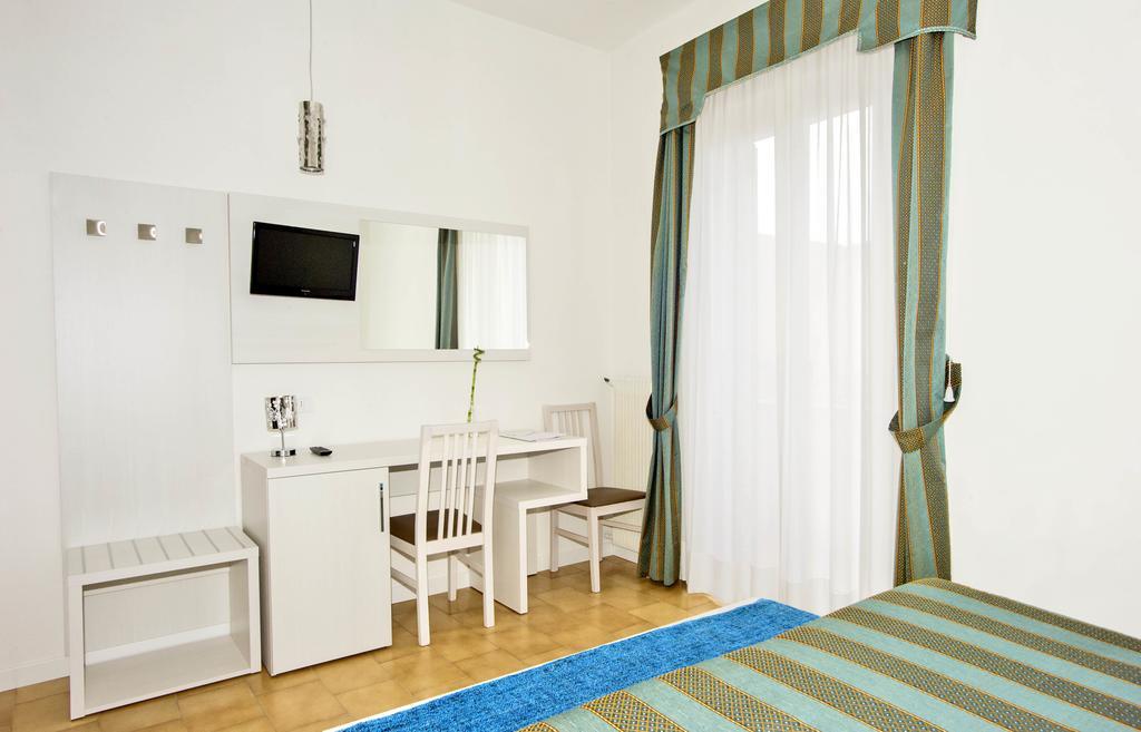 Hotel Lucerna Castiglione della Pescaia Bagian luar foto